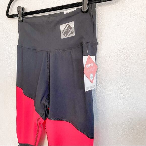 Marika Ava Performance Capri Leggings Size Small - Picture 2 of 9